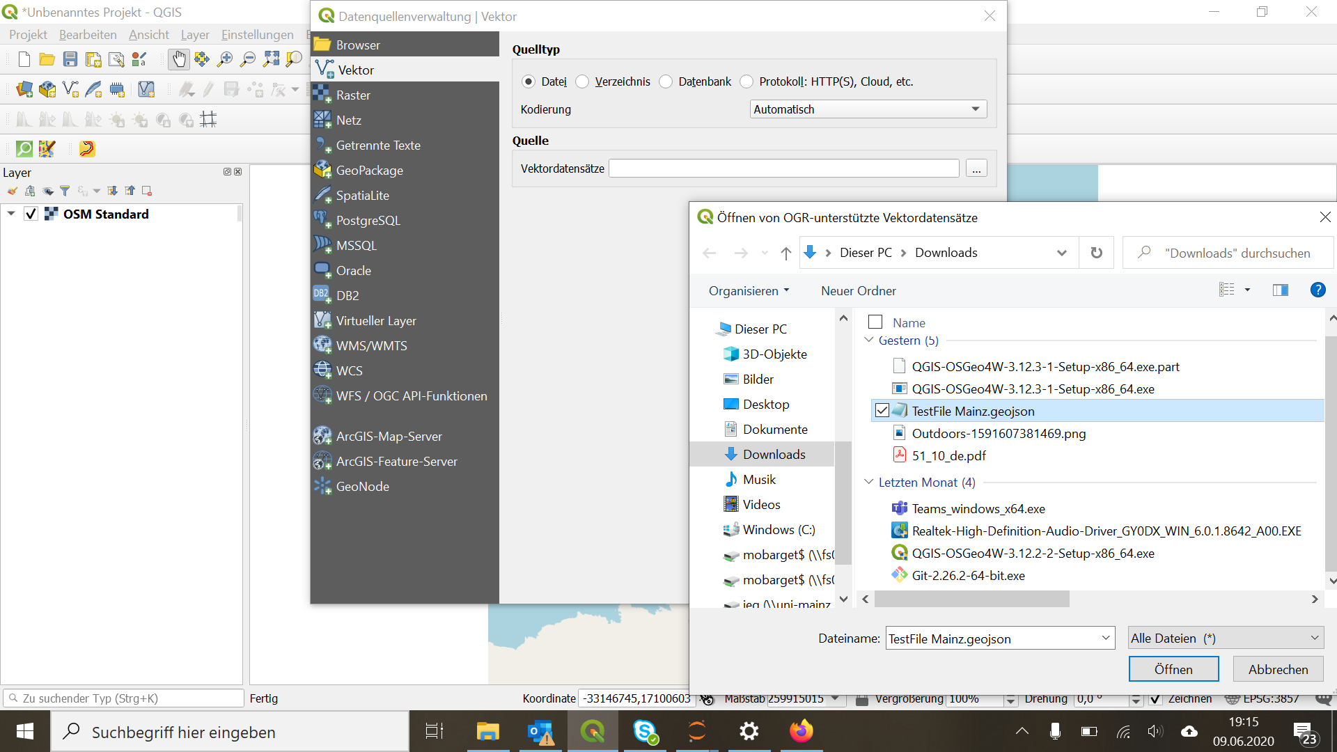 Screenshot 3: Add vector layer